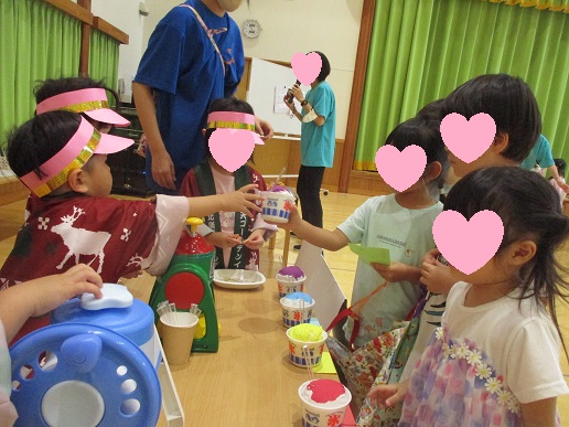 「いちご味のかき氷一個くださ~い♪」