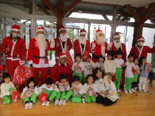 サンタさんがいっぱい来てくれました♪