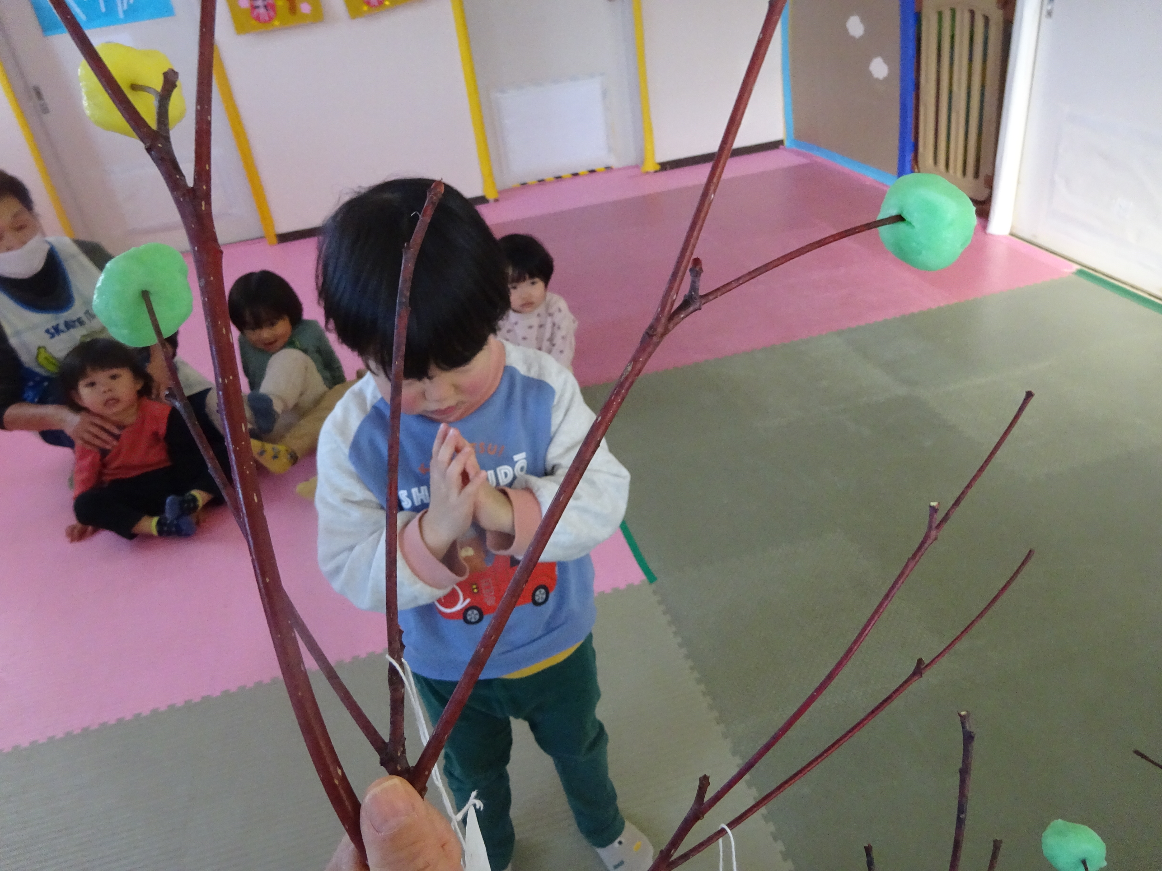 団子の木に七福神を飾り願いを込めました