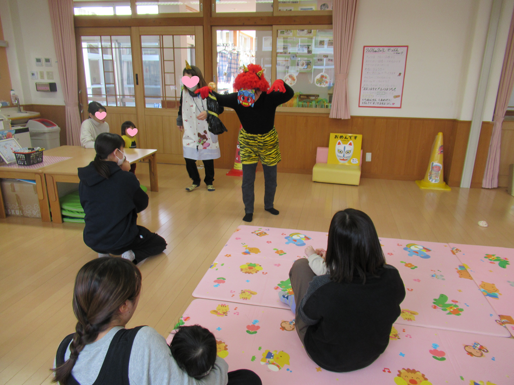 ダンスをしながら鬼登場!!