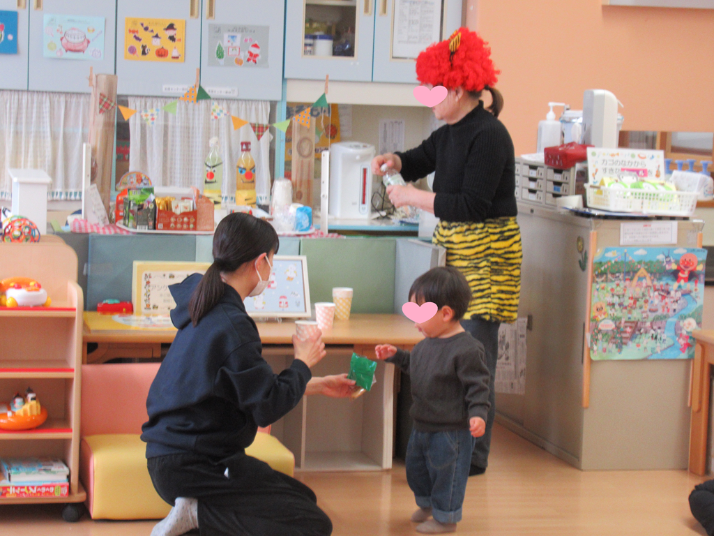 鬼さんによるカフェもオープンしました♡「何のみますか~?」