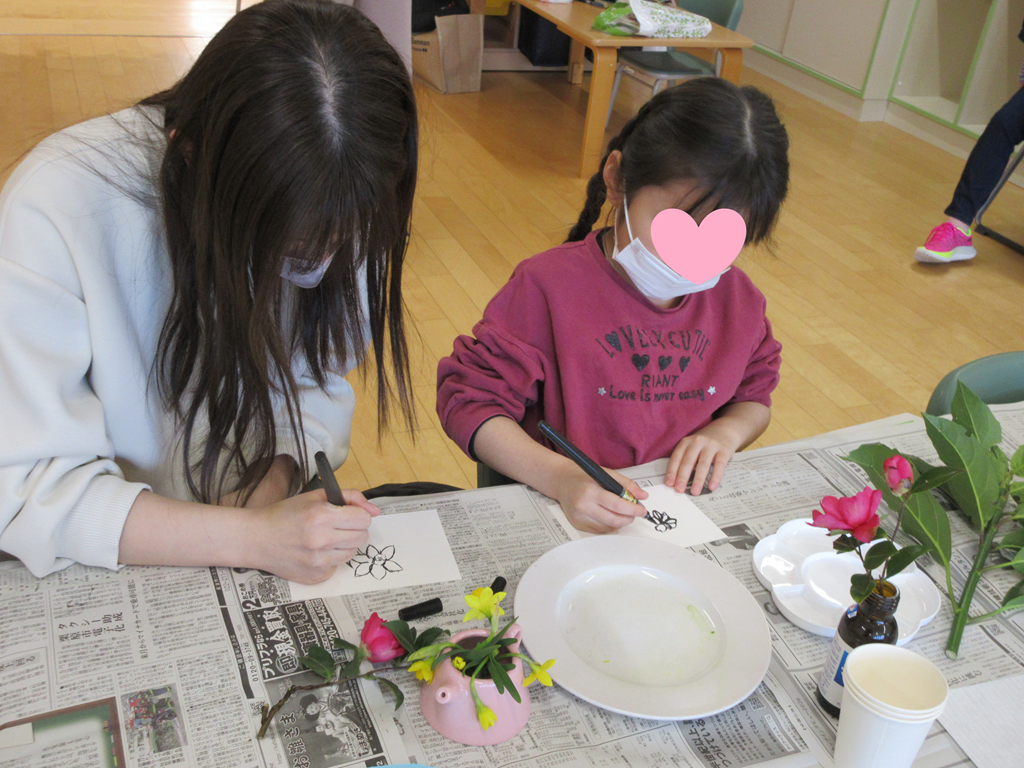 【絵手紙教室】テーマを決めて、親子で筆ペンに挑戦‼