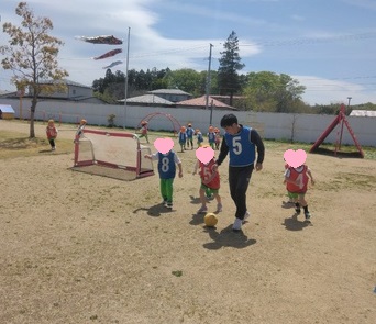 ビブスを着てサッカー選手気分♪