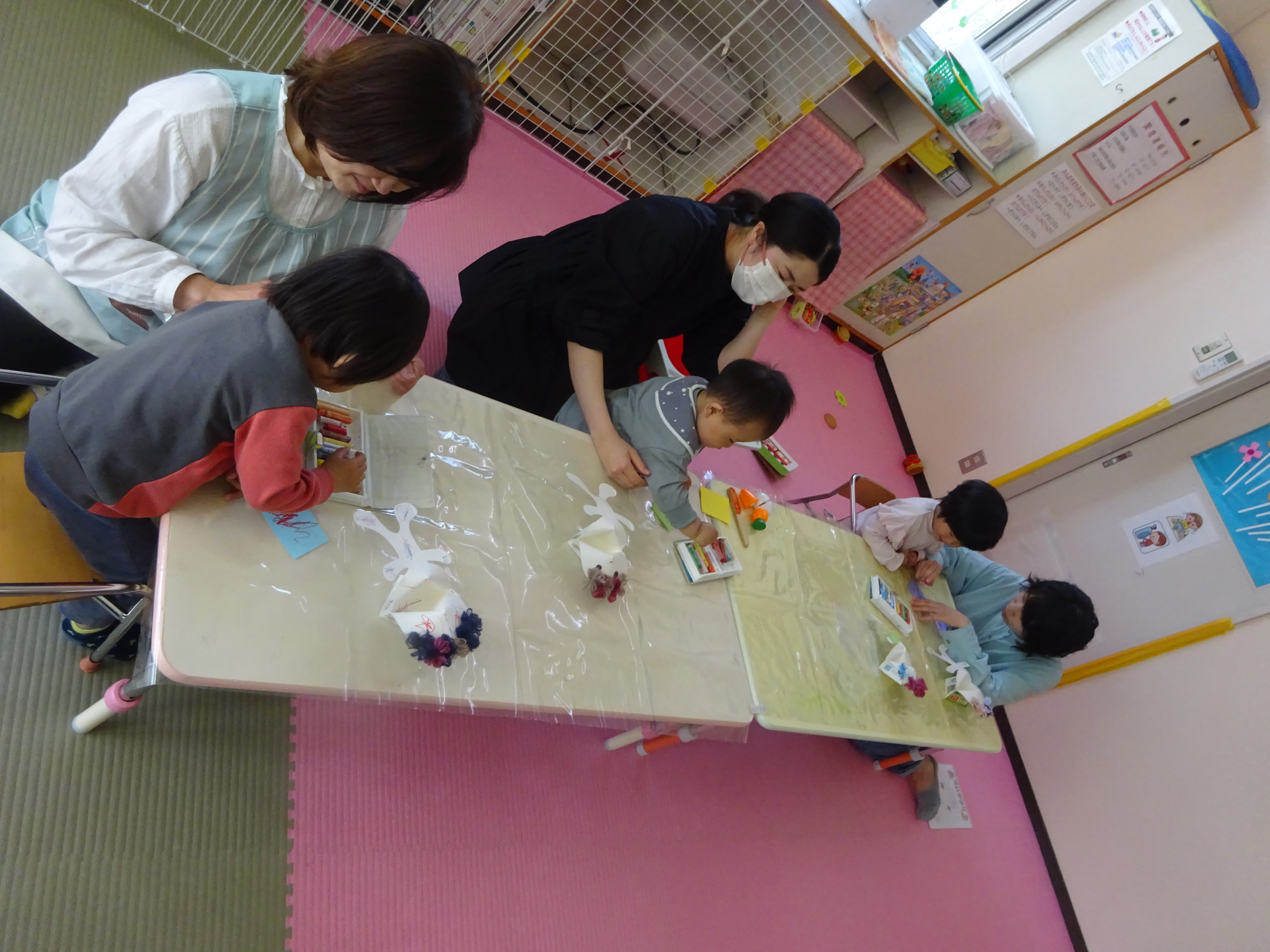 牛乳パックで人形作り