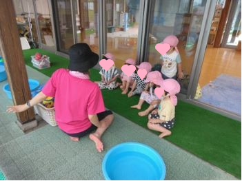 にじ組さん、水遊びのお約束をお話しするね。