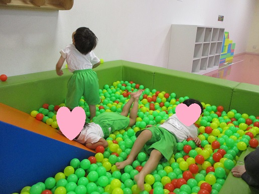ボールプールで寝転がるのも気持ちよかったよ(*^▽^*)